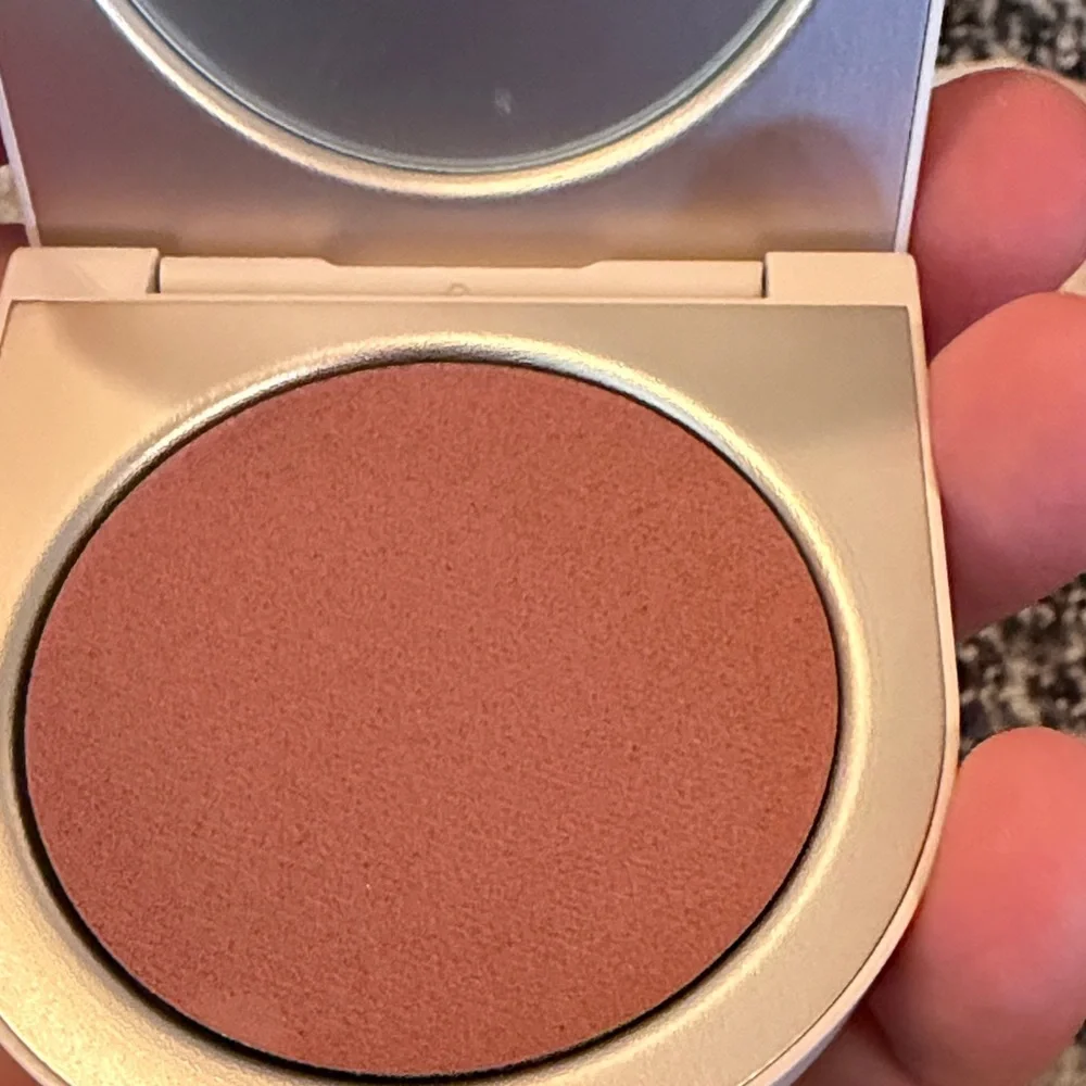 Rose Inc Blush Divine in Soft Pink - Picture 6 of 7